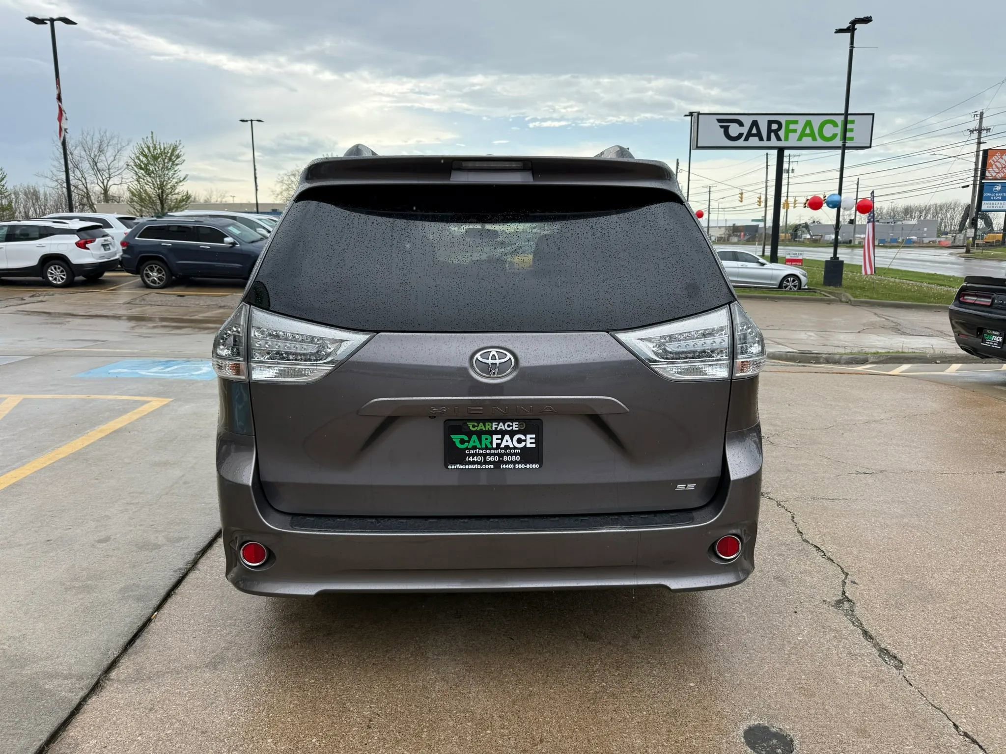 Used 2017 Toyota Sienna SE FWD image 11