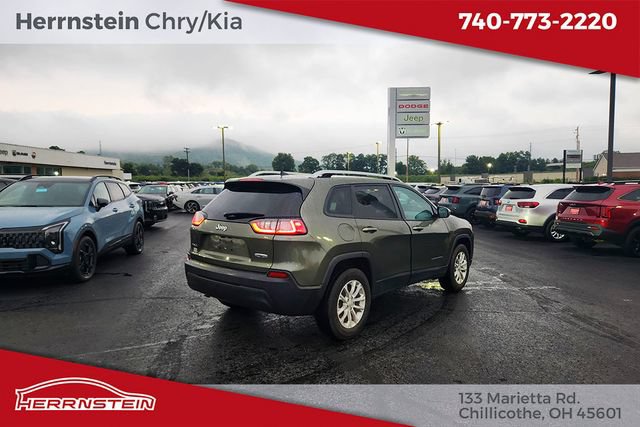 Used 2021 Jeep Cherokee Latitude w/ Mopar Interior Package AWD/4WD image 27