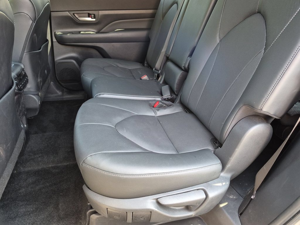 Used 2024 Toyota Grand Highlander AWD image 22