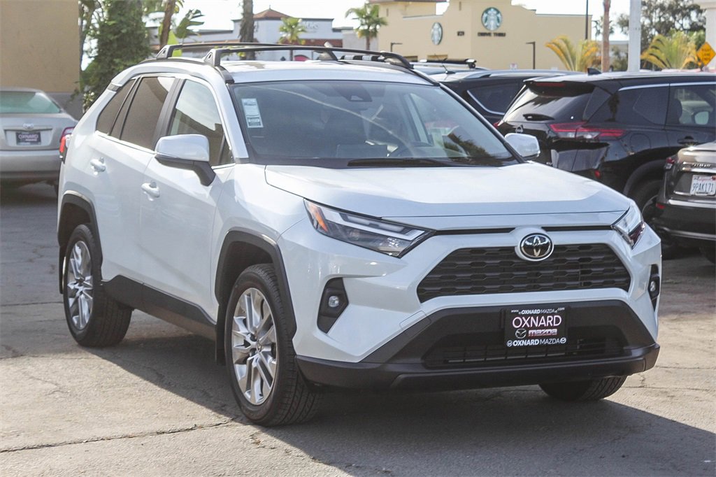Used 2023 Toyota RAV4 XLE Premium image 3