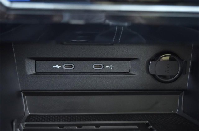 New 2025 Volkswagen Taos SE image 15