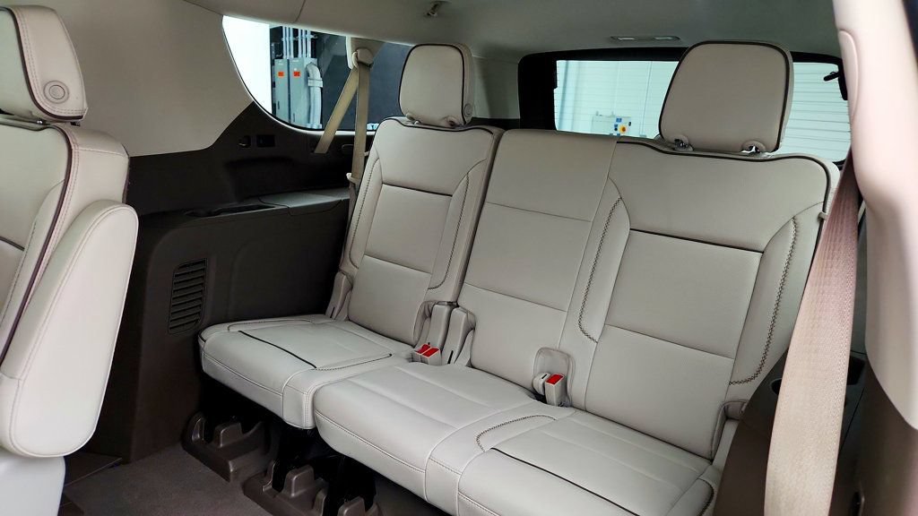 Used 2022 GMC Yukon XL Denali AWD/4WD image 23