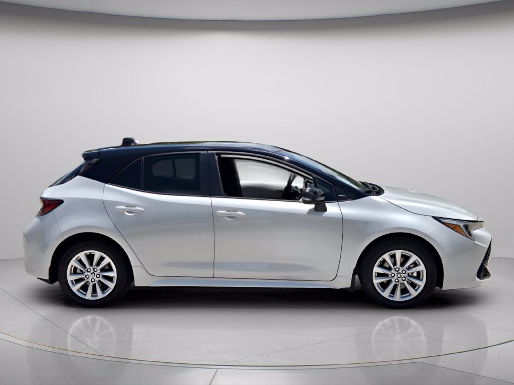 Used 2025 Toyota Corolla SE w/ SE Package FWD image 8