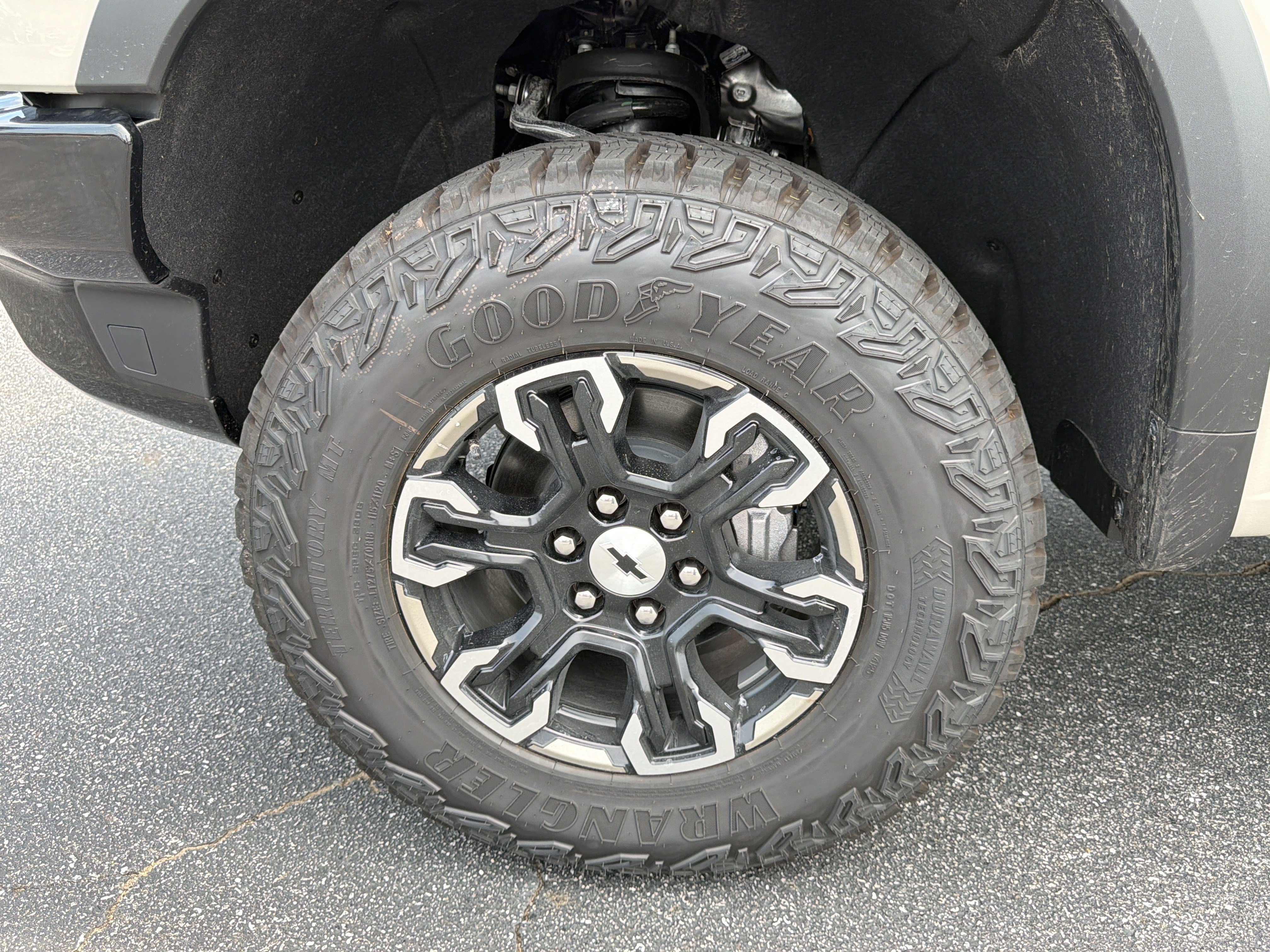 Used 2026 Chevrolet Silverado 1500 ZR2 AWD/4WD image 11