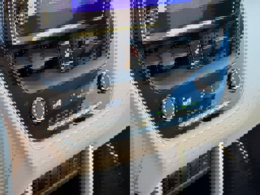 Certified 2023 Toyota Corolla Cross L image 29