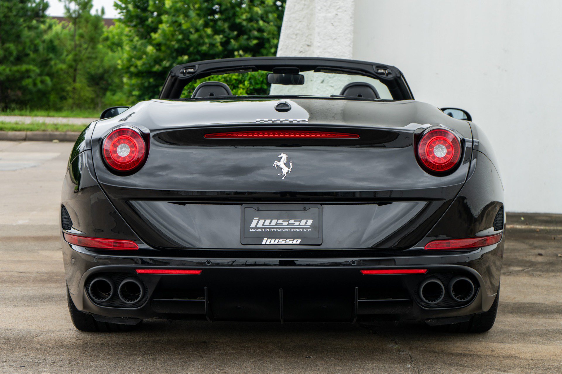 Used 2018 Ferrari California T RWD image 28