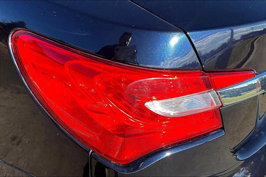 Used 2011 Chrysler 200 Limited FWD image 20