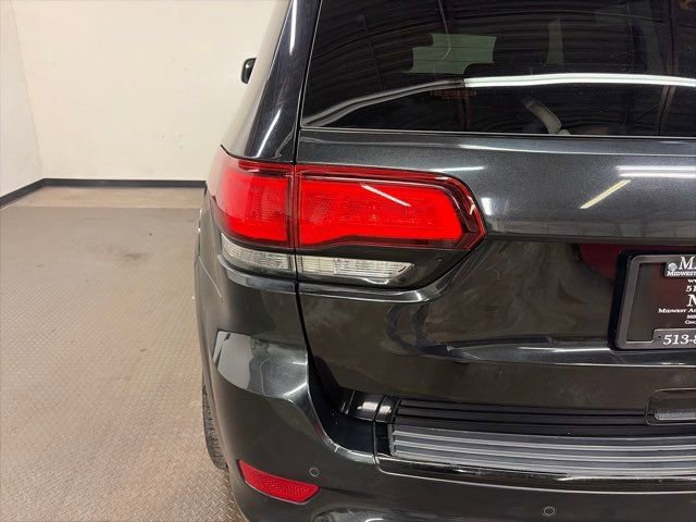 Used 2015 Jeep Grand Cherokee SRT w/ Trailer Tow Group IV image 7