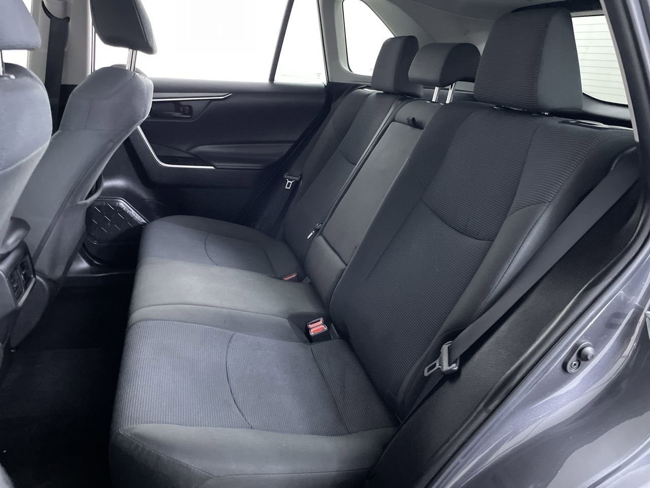 Used 2022 Toyota RAV4 LE FWD image 19