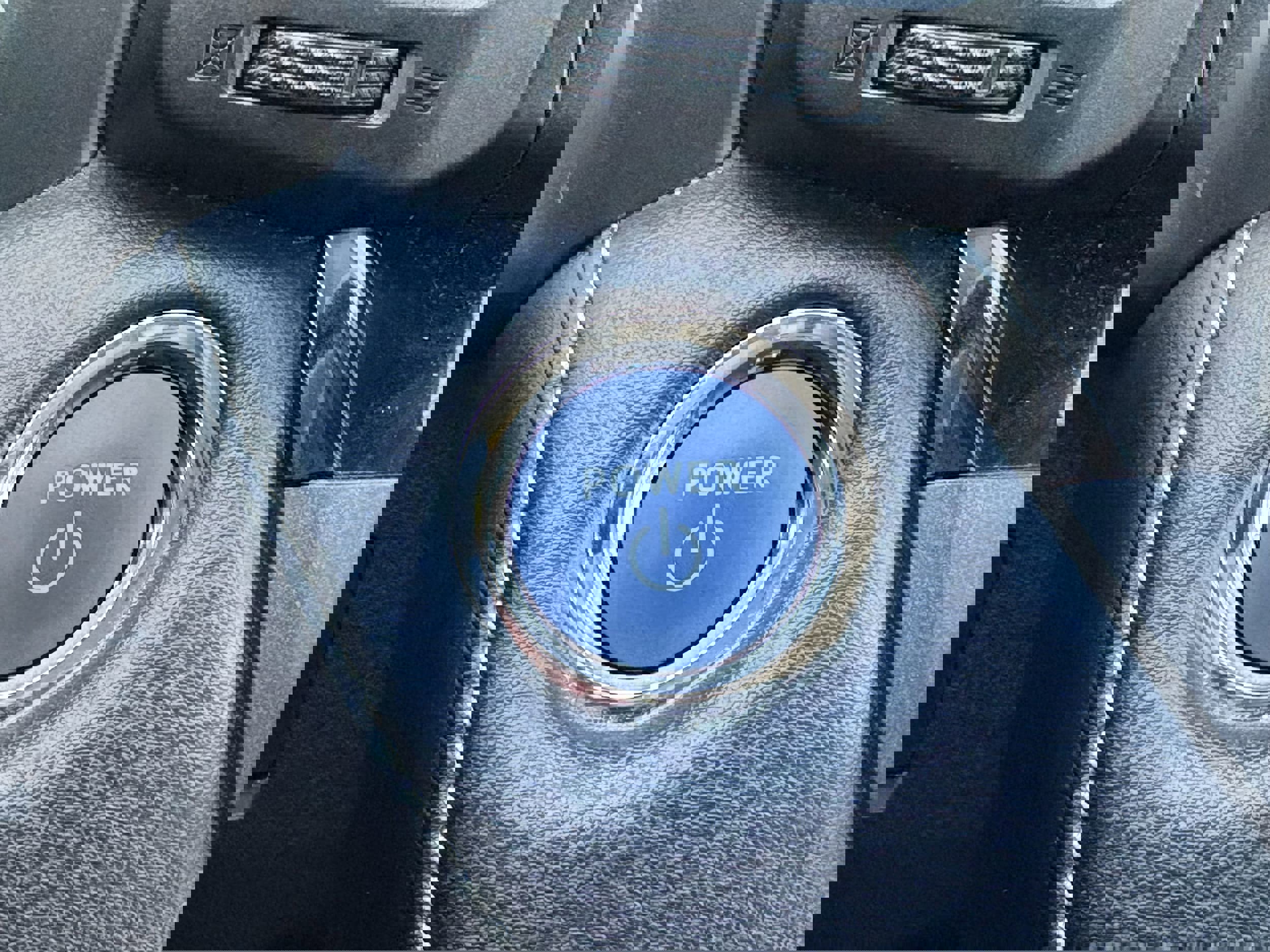 Used 2018 Toyota RAV4 Limited w/ Advanced Technology Package image 18