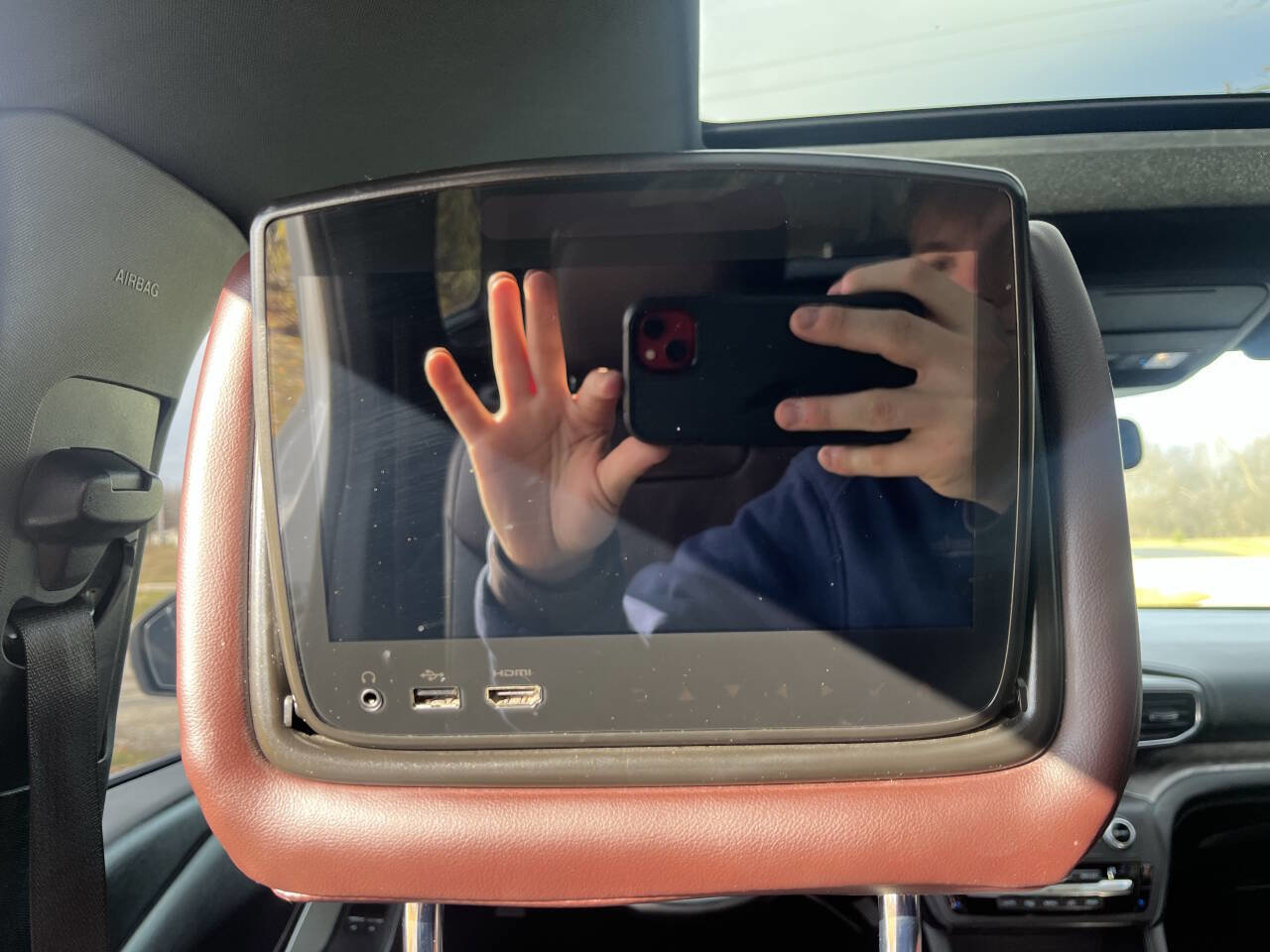 Used 2020 Ford Explorer Platinum image 31