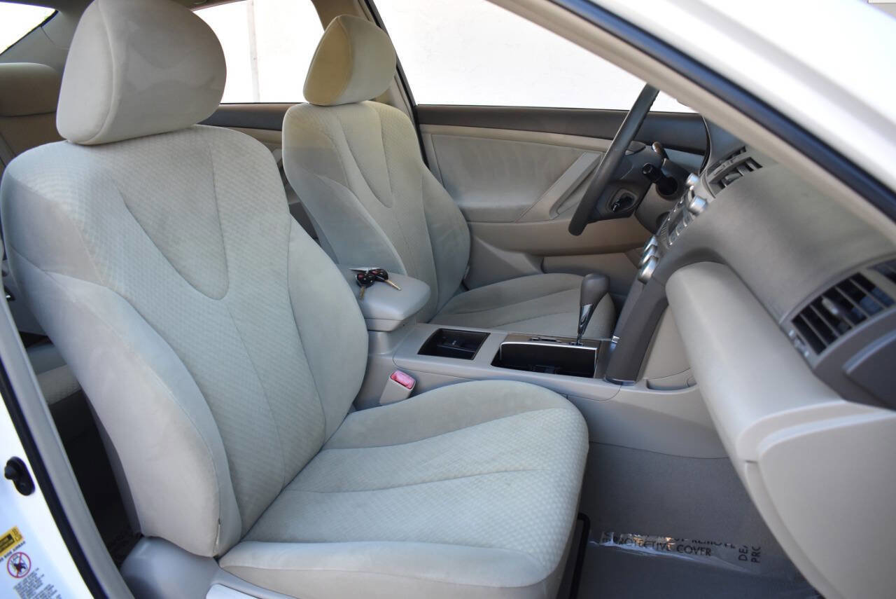 Used 2007 Toyota Camry LE image 22