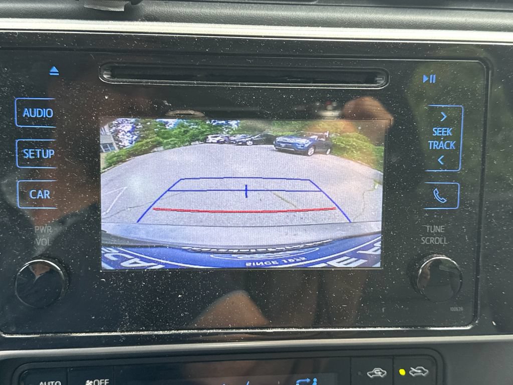 Used 2018 Toyota Corolla LE FWD image 8