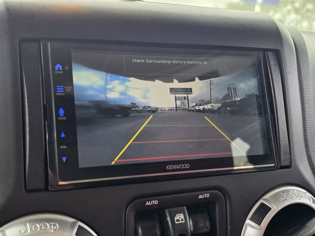 Used 2013 Jeep Wrangler Unlimited Rubicon image 27