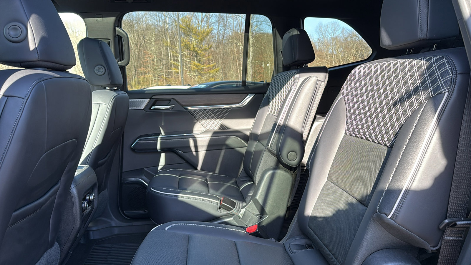 Used 2024 GMC Acadia Denali w/ Super Cruise Package image 27