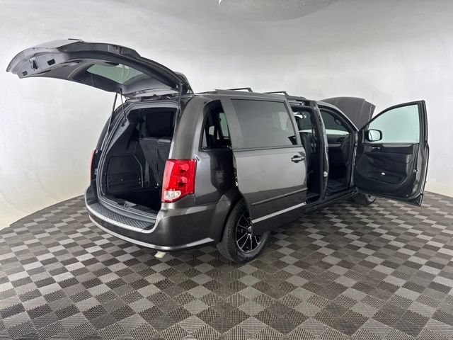 Used 2017 Dodge Grand Caravan GT FWD image 16