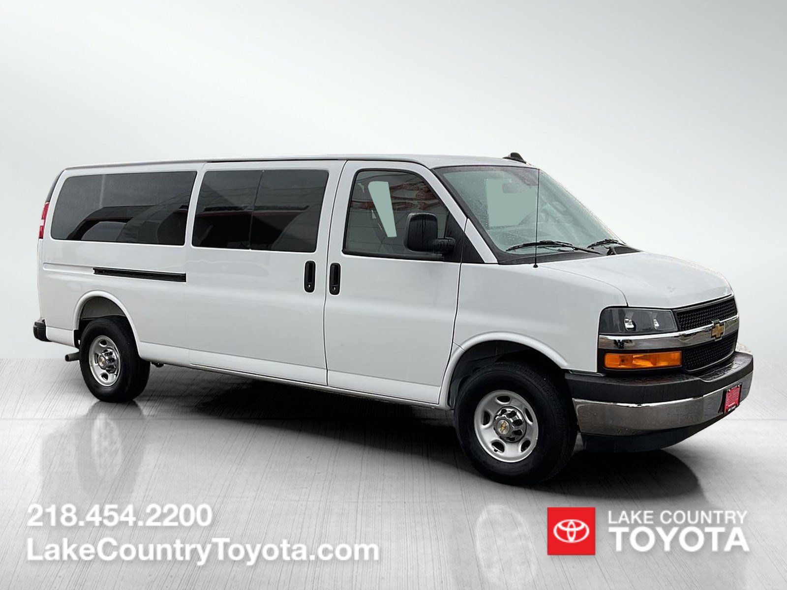 Used 2025 Chevrolet Express 3500 LT w/ LT Preferred Equipment Group RWD image 7