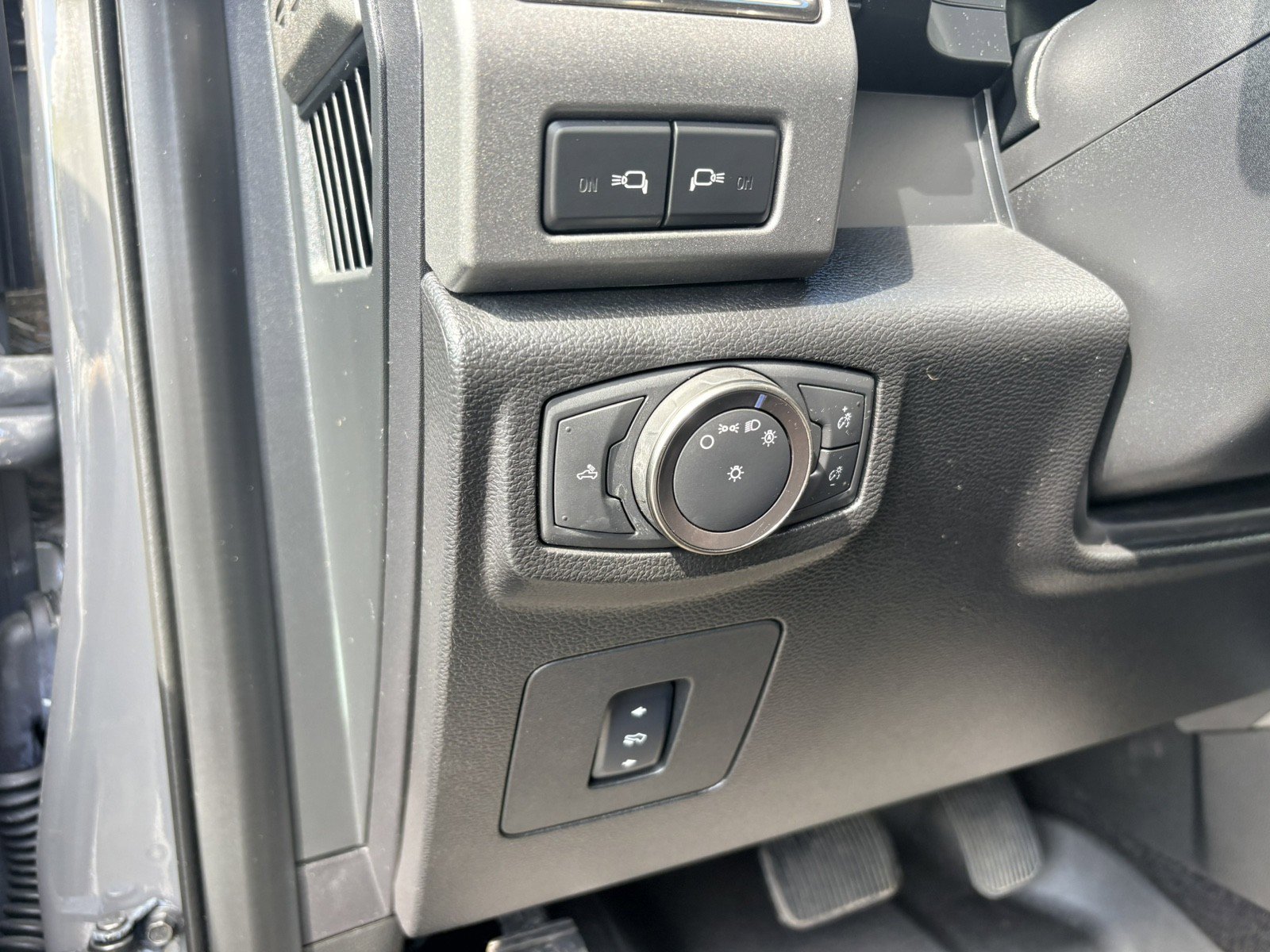Used 2018 Ford F150 Raptor w/ Equipment Group 802A Luxury AWD/4WD image 16