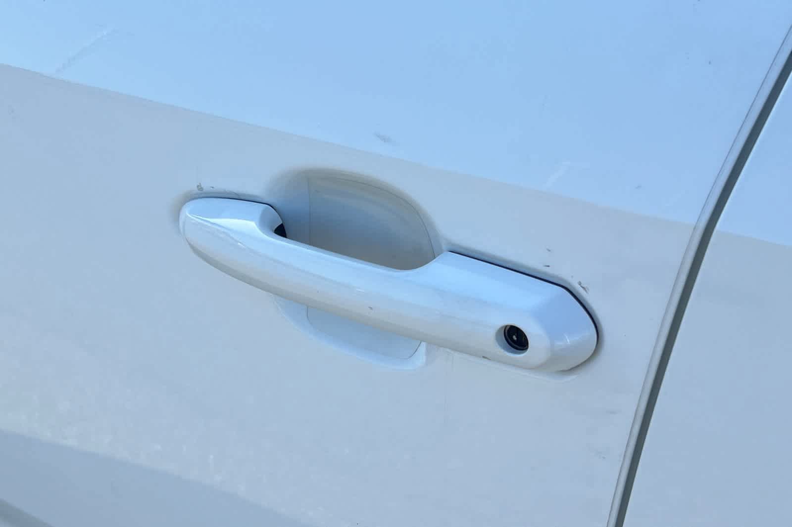 Used 2023 Toyota RAV4 LE AWD/4WD image 7