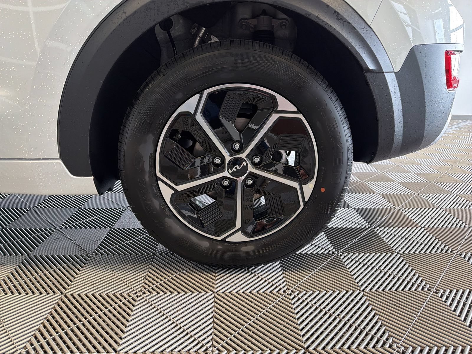New 2026 Kia Niro LX FWD image 7