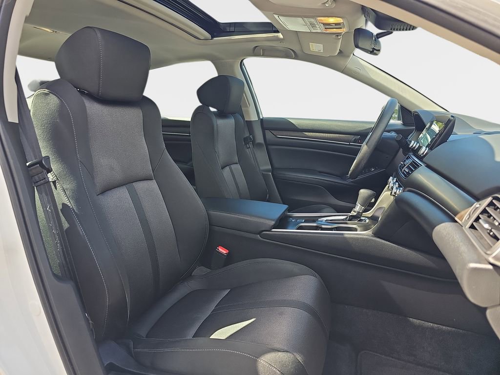 Used 2018 Honda Accord EX image 12