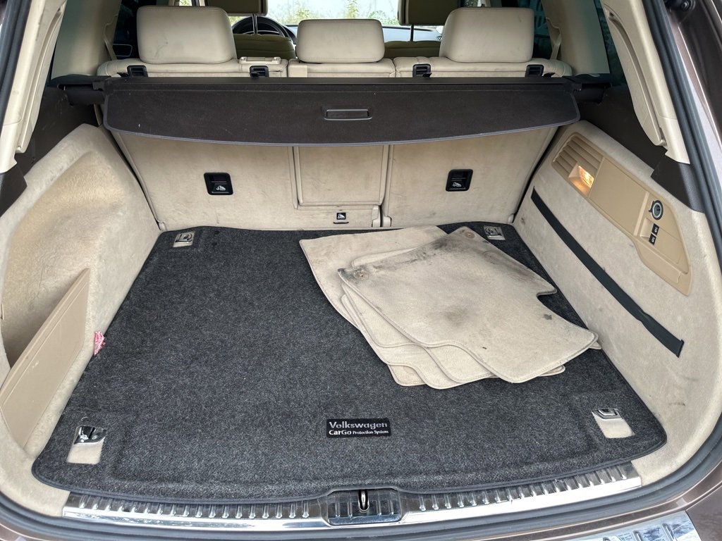Used 2014 Volkswagen Touareg VR6 image 13