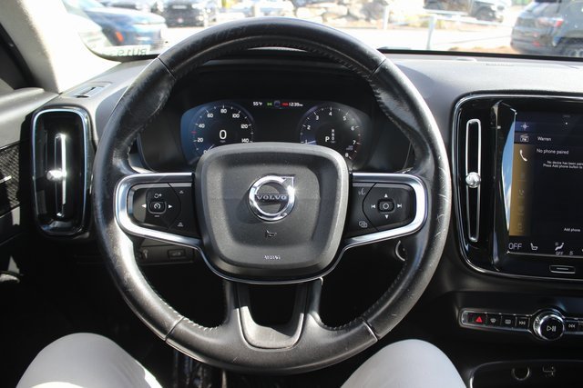 Used 2019 Volvo XC40 T5 Momentum image 12