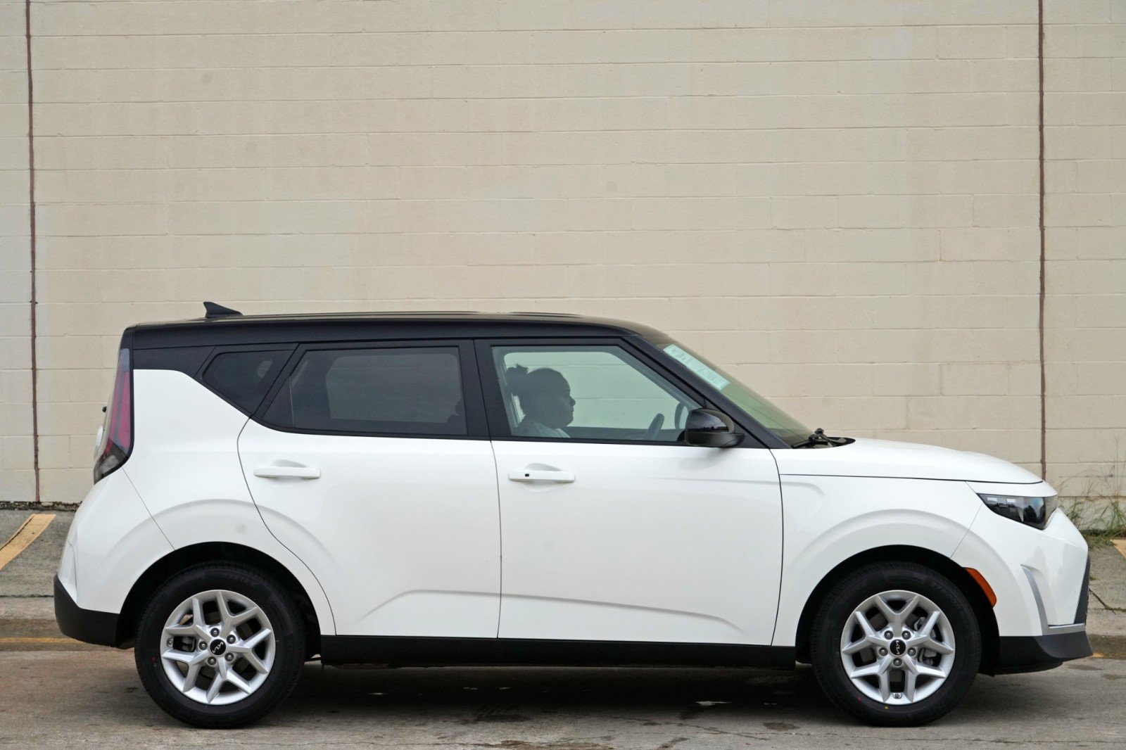 Used 2025 Kia Soul S FWD image 49