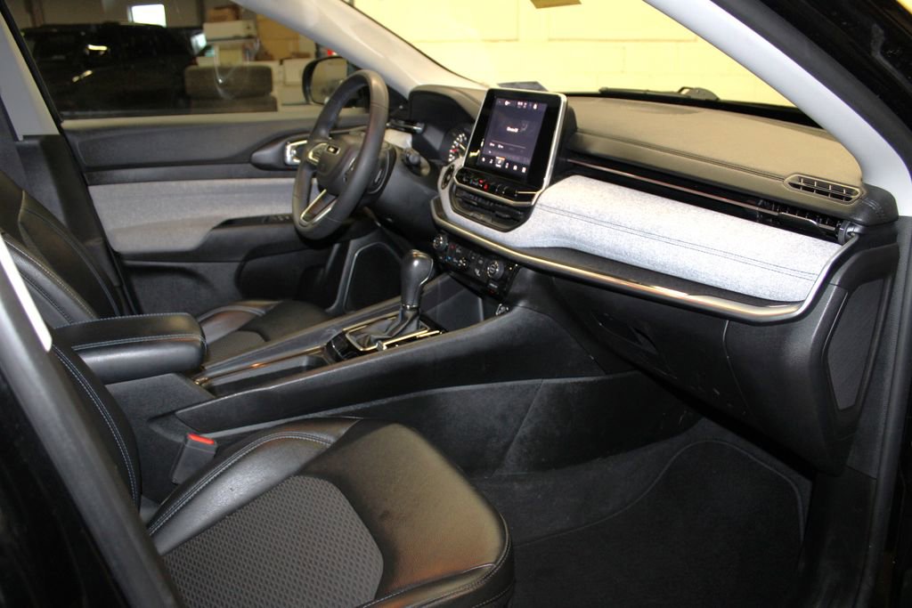 Used 2022 Jeep Compass Latitude image 28