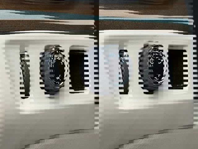 Used 2020 Cadillac Escalade Luxury image 23