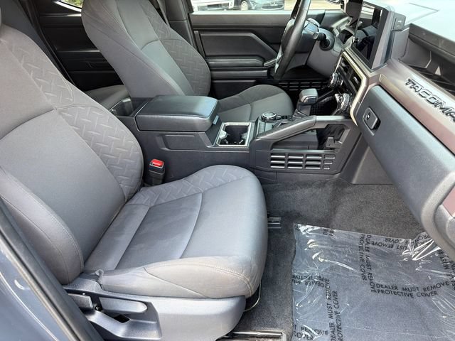 Used 2025 Toyota Tacoma SR5 AWD/4WD image 15