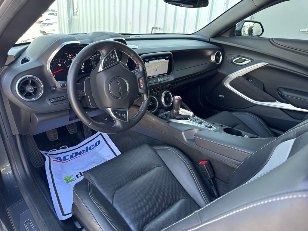 Used 2018 Chevrolet Camaro SS w/ LPO RS/SS Interior Package image 10