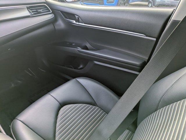 Used 2019 Toyota Camry L image 14