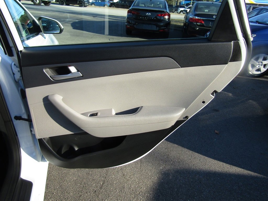 Used 2015 Hyundai Sonata SE image 22