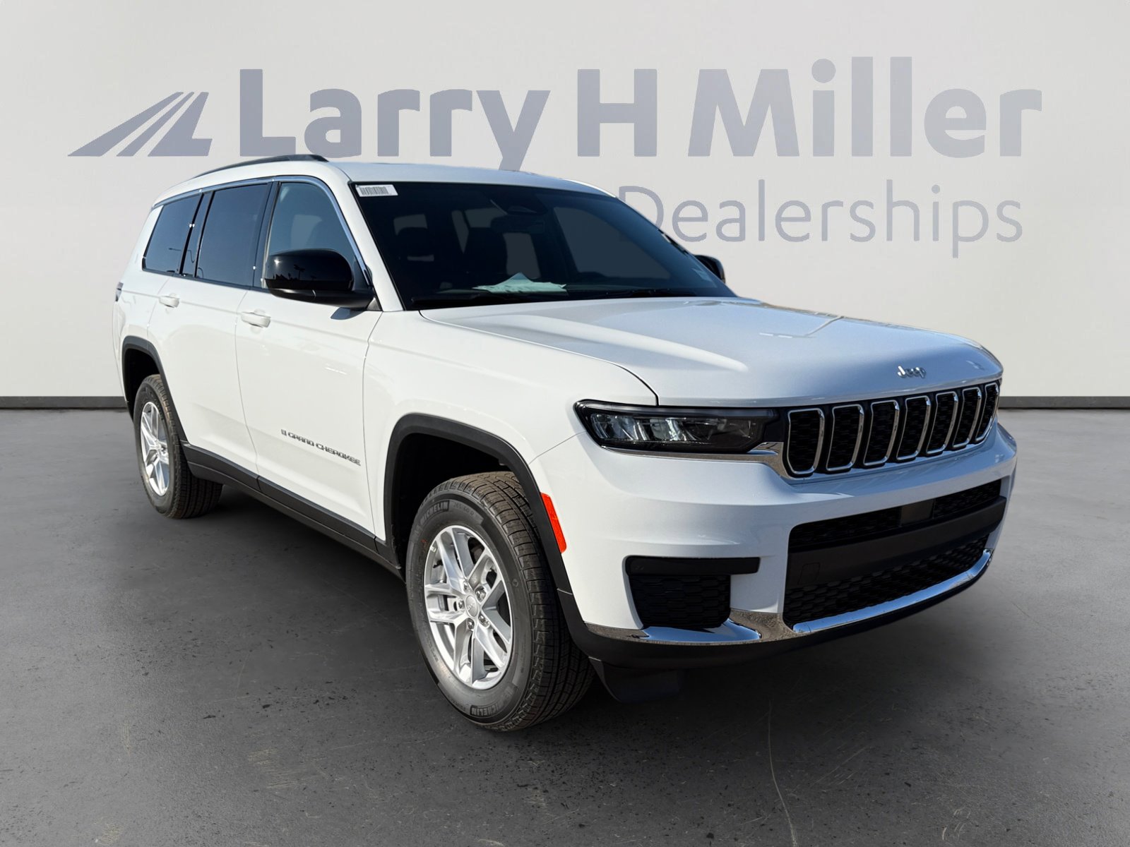 New 2025 Jeep Grand Cherokee L Laredo w/ Luxury Tech Group I image 7