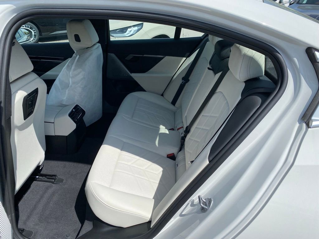 New 2026 BMW 530i xDrive AWD/4WD image 7