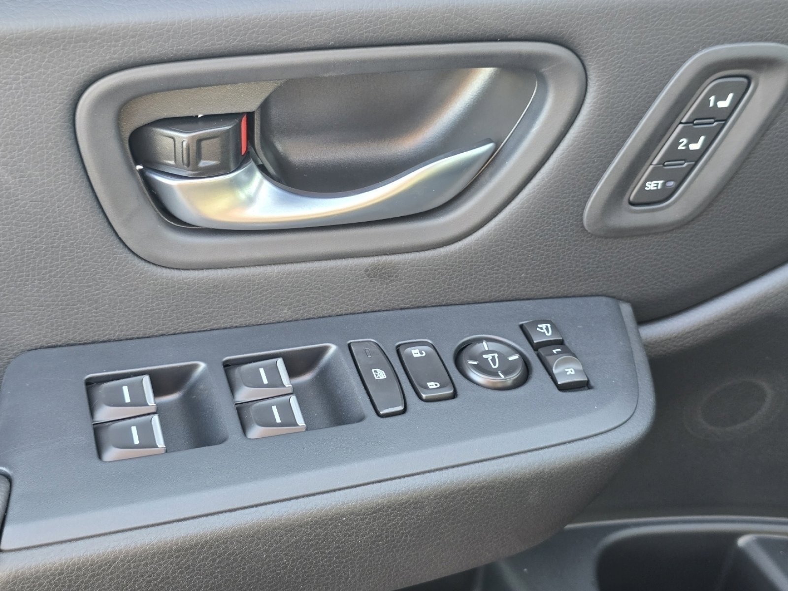 New 2025 Honda Pilot TrailSport image 28