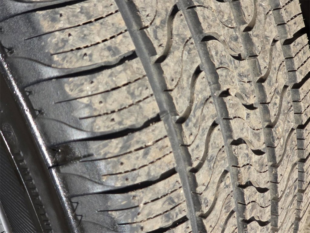 Used 2019 Jeep Cherokee Latitude w/ Popular Appearance Group image 9