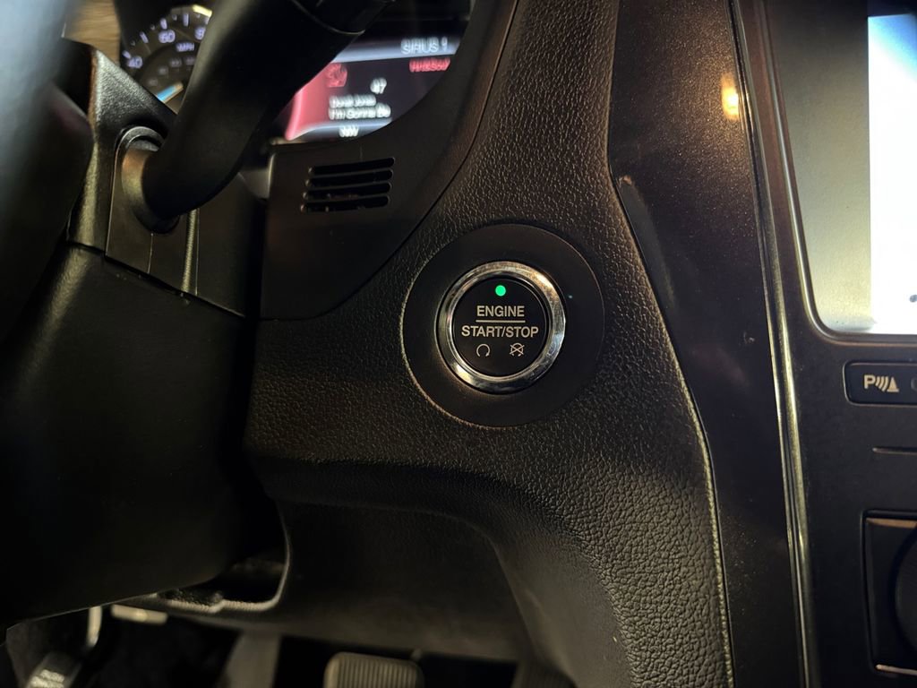 Used 2019 Ford Explorer XLT w/ Equipment Group 202A AWD/4WD image 29