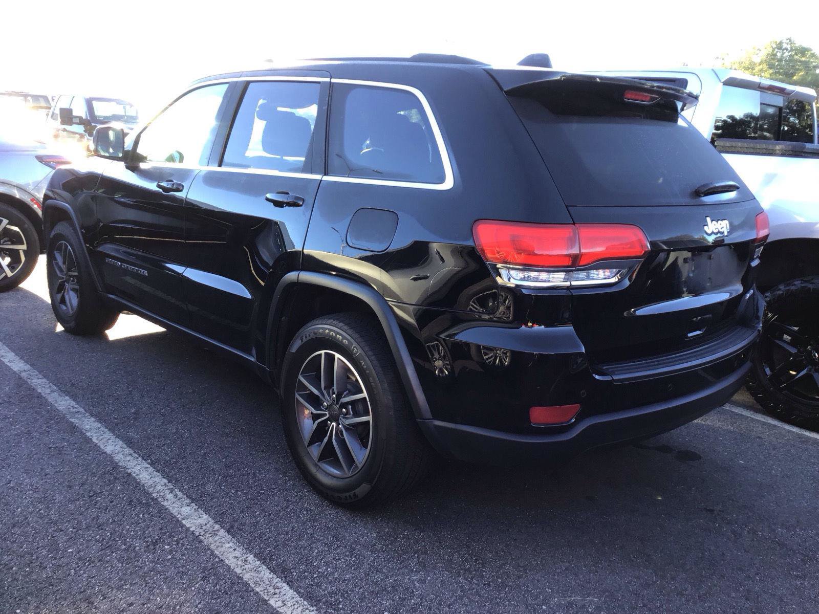 Used 2019 Jeep Grand Cherokee Laredo w/ Laredo X Package RWD image 2