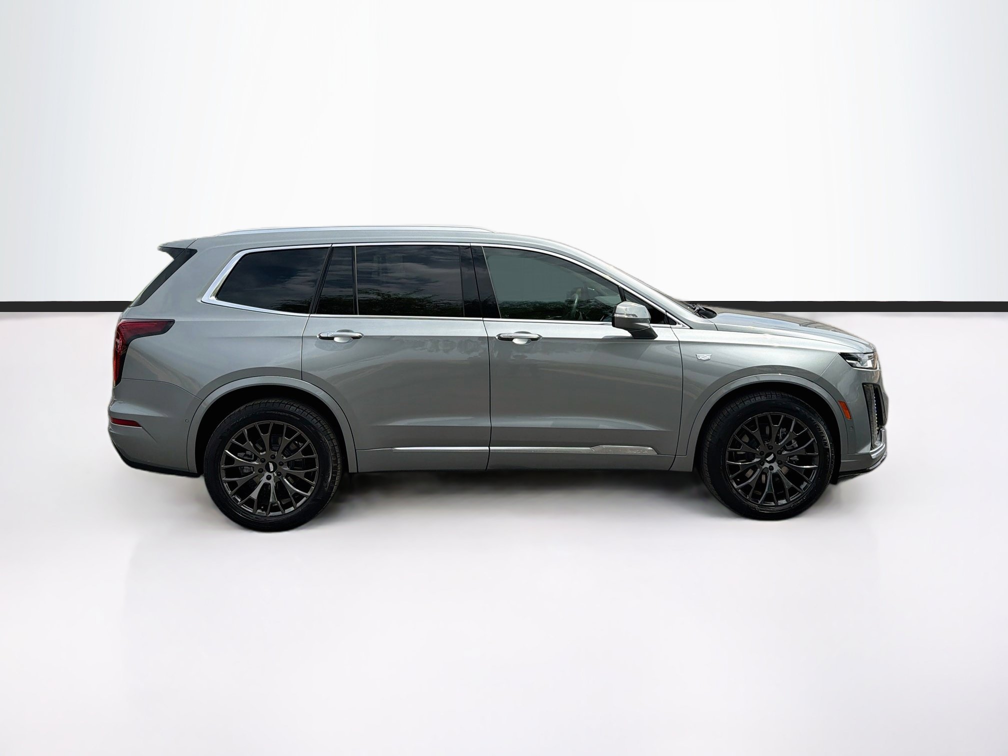 Certified 2024 Cadillac XT6 Premium Luxury w/ Technology Package FWD image 4