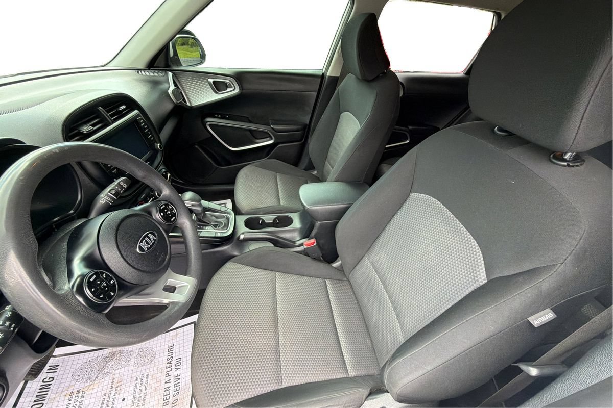 Used 2021 Kia Soul LX FWD image 9