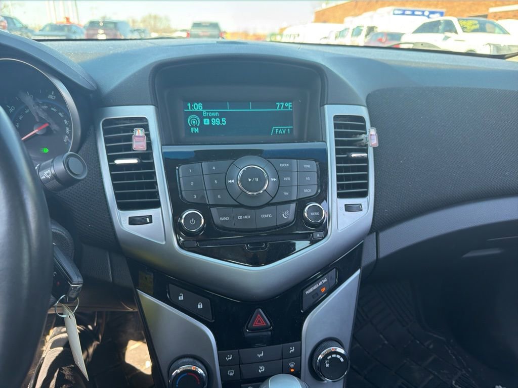 Used 2011 Chevrolet Cruze LT image 10