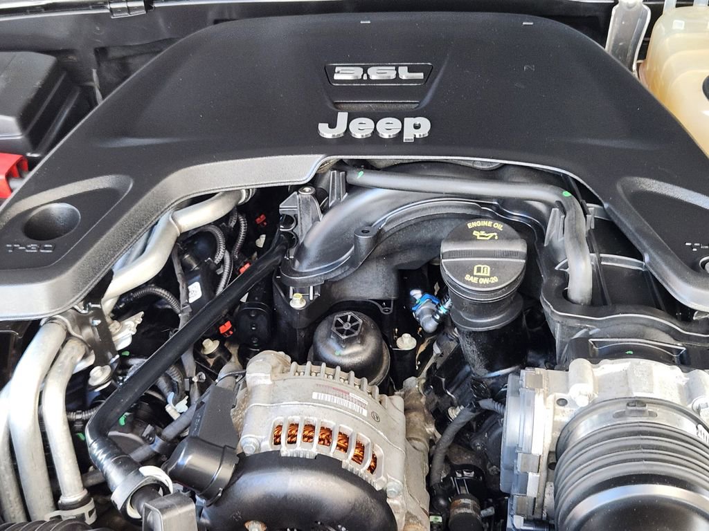 Used 2020 Jeep Wrangler Unlimited Sahara image 12