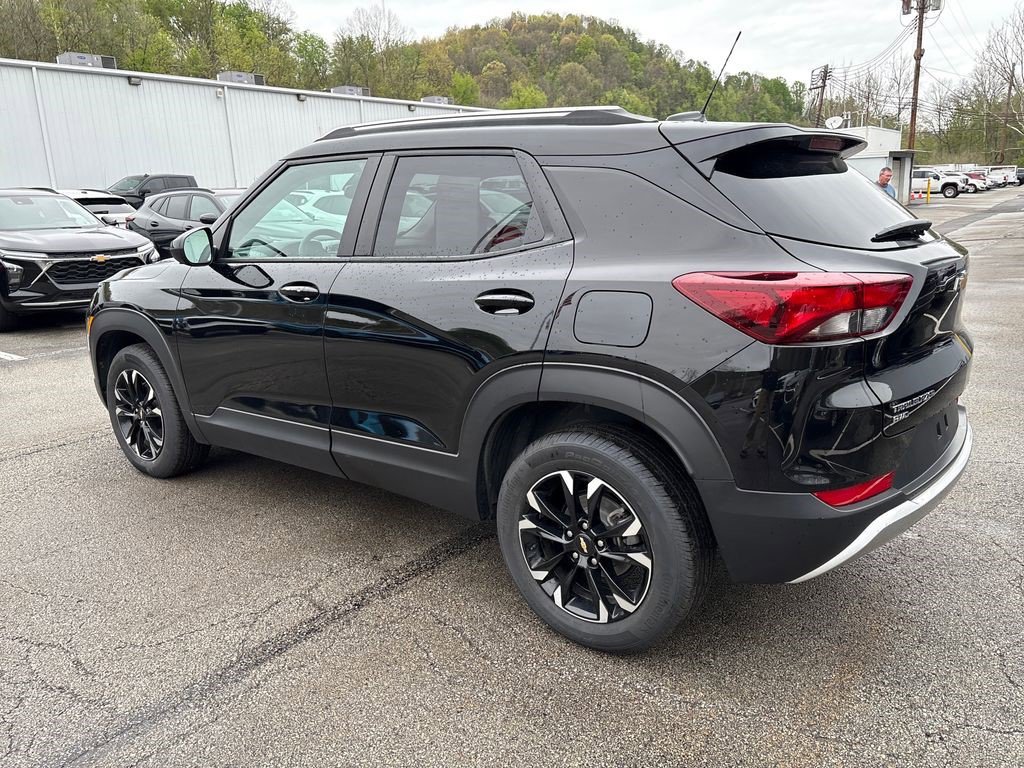 Certified 2023 Chevrolet TrailBlazer LT w/ Convenience Package AWD/4WD image 4