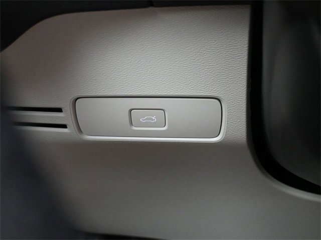 New 2026 Volvo XC40 B5 Plus w/ Protection Package Premier image 28