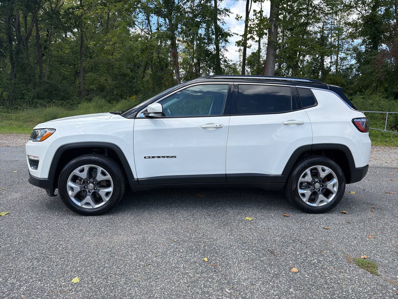 Used 2021 Jeep Compass Limited w/ Sun and Sound Group AWD/4WD image 2