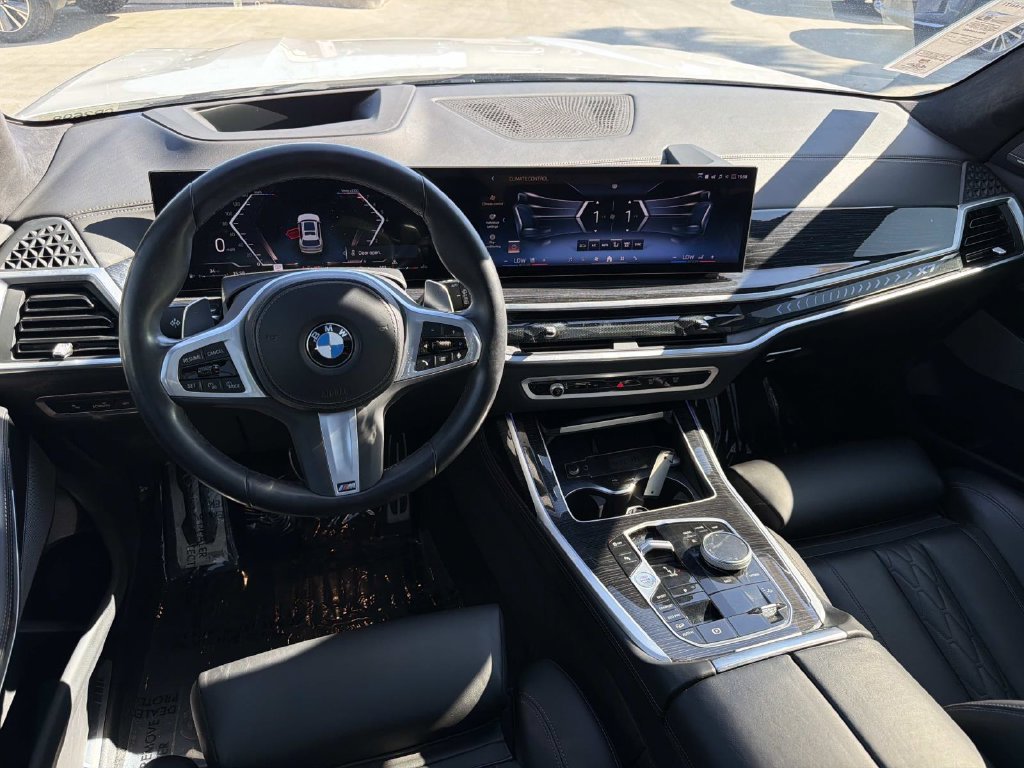 Used 2024 BMW X7 xDrive40i w/ M Sport Package AWD/4WD image 8