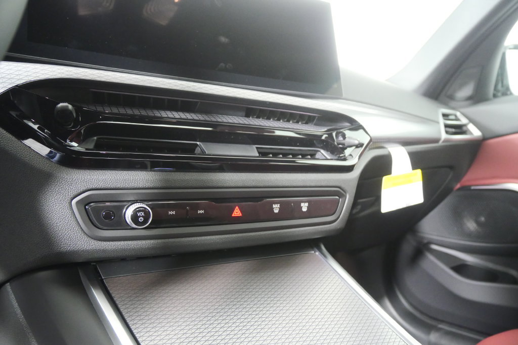 New 2026 BMW 330i Sedan w/ M Sport Package RWD image 20