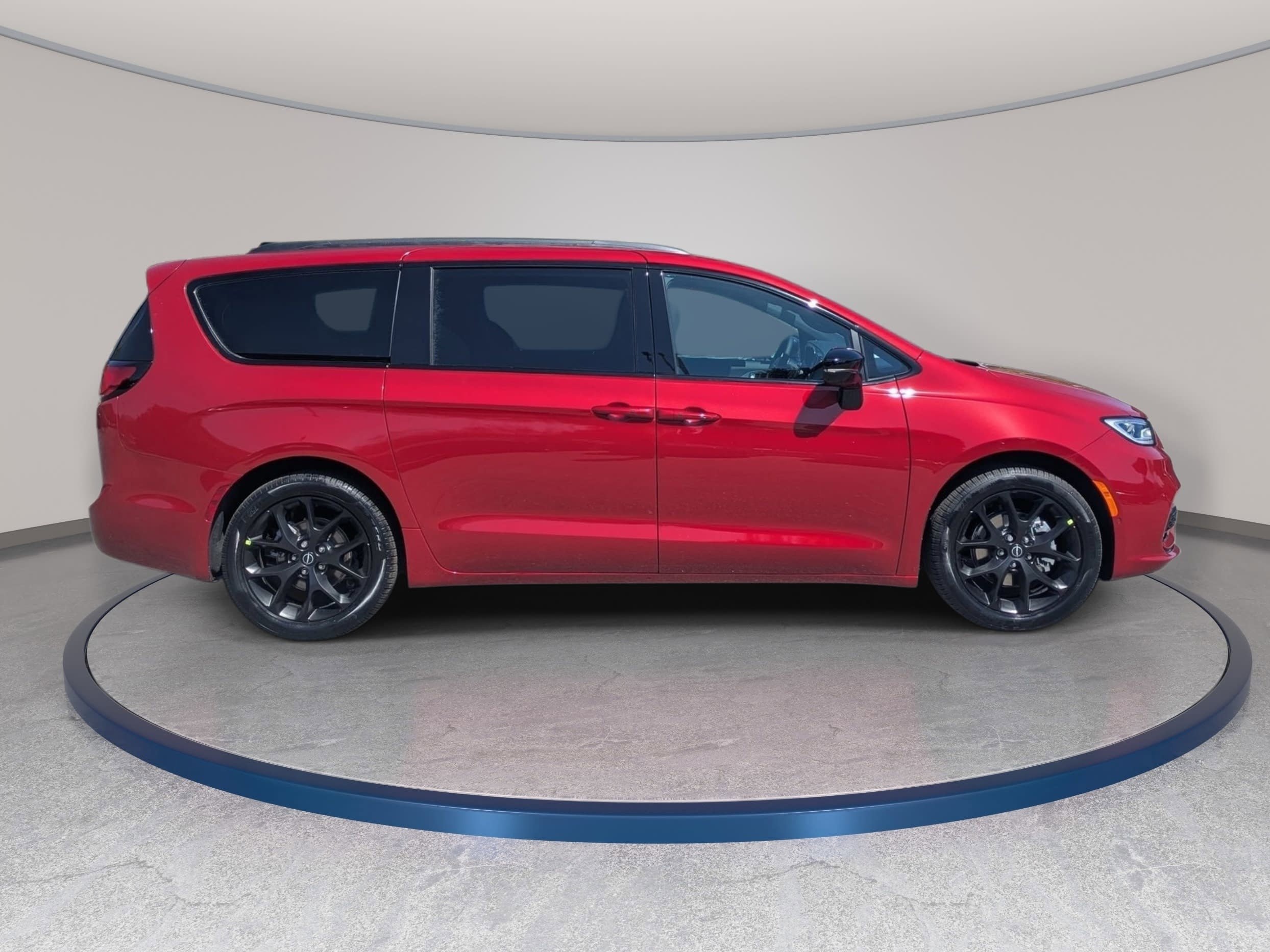 New 2026 Chrysler Pacifica Limited FWD image 4